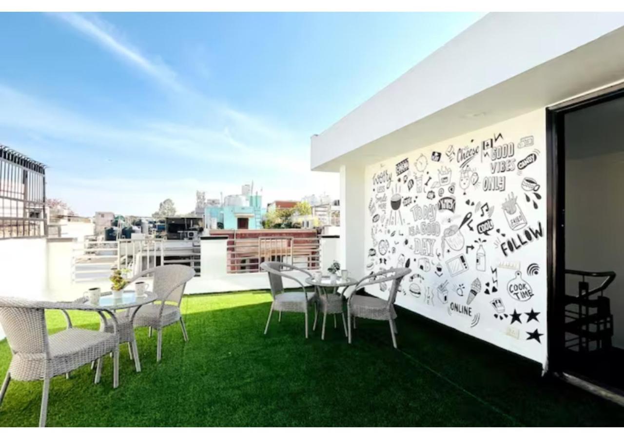 Olive Service Apartments - Greater Kailash New Delhi Ngoại thất bức ảnh