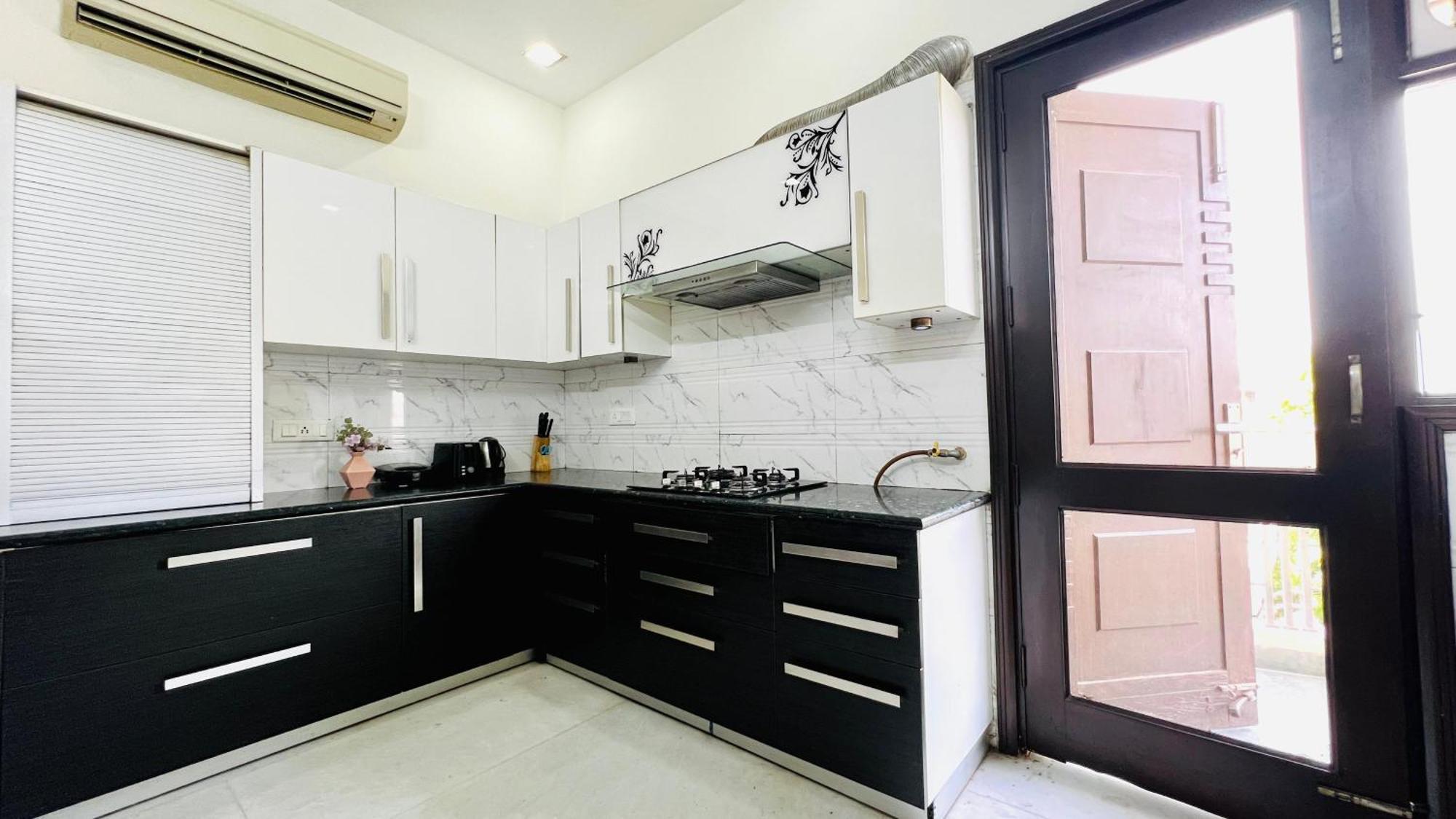 Olive Service Apartments - Greater Kailash New Delhi Ngoại thất bức ảnh